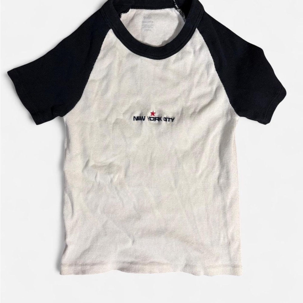Brandy Melville New York ribbed baby tee